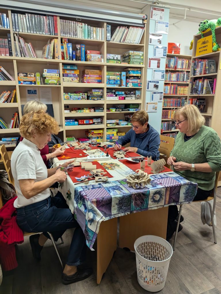 Vánoční dílničky senioři