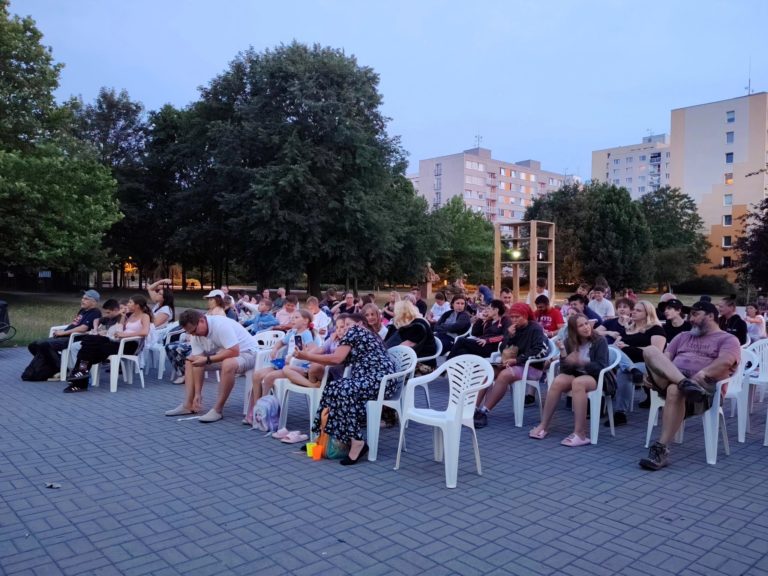 léto s knihou a filmem 16.7.2026